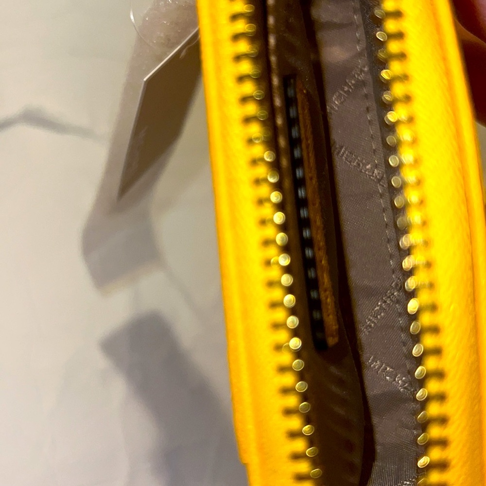 Leather Chain Card Case - Picture 5 of 5